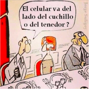 meme donde hay que poner el movil en la mesa